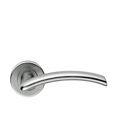 Serozzetta Tres Lever Handle on Rose Set - Satin Chrome