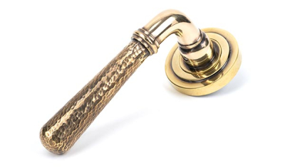 Aged Brass Hammered Newbury Lever on Rose Set (Sprung)