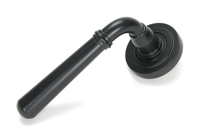 Matt Black Newbury Lever on Rose Set (Sprung)