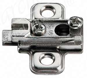 Cruciform mounting plate, for slide on system