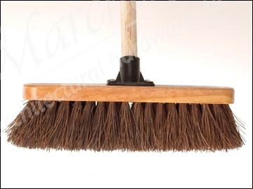 Bassine Broom with 12 in Varnished Handle