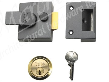 P85 Deadlocking Nightlatch DMG Finish Satin Chrome Cylinder 40mm Visi Pack