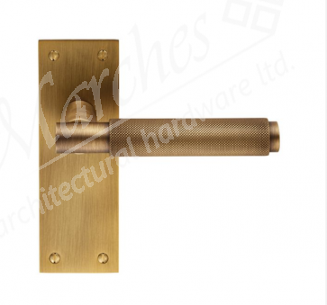 Varese Knurled Lever Latch Handle - Antique Brass
